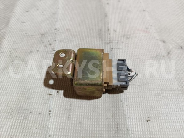 Реле бензонасоса Mitsubishi Galant 