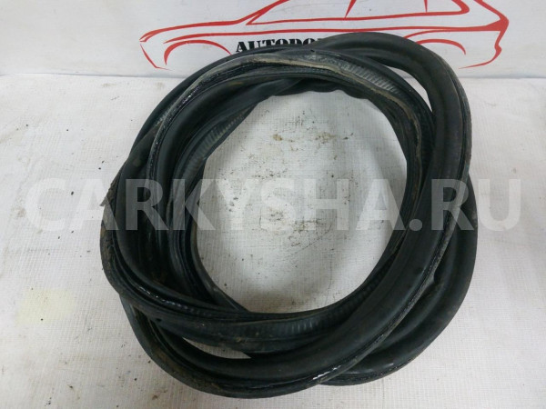 Уплотнитель крышки багажника Volkswagen Golf Mk5 Volkswagen Golf оригинальный номер 1K6827705B