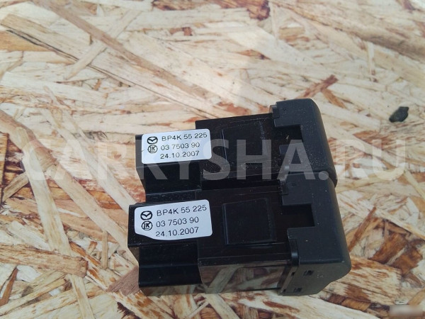 Кнопка заглушка Mazda 3 BK Mazda 2 оригинальный номер BP4K55225