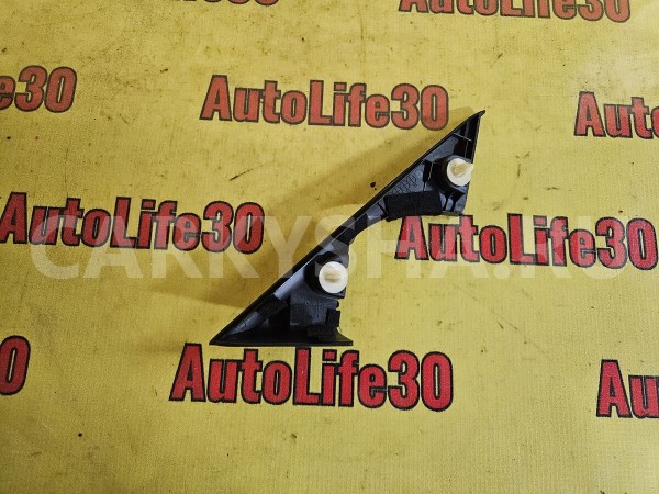 Накладка двери передней правой Mazda 6 