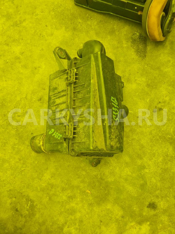 Корпус воздушного фильтра Daihatsu Atrai 