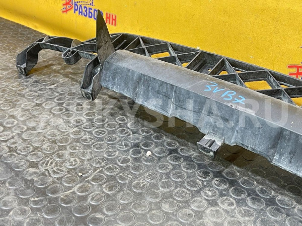 audi q7 4L кронштейн  заднего бампера Audi 200 оригинальный номер 4L0807329