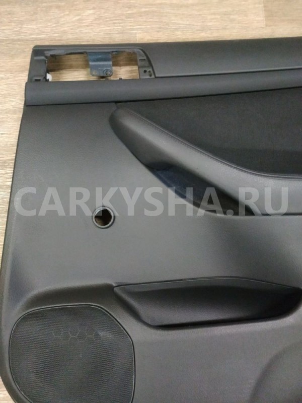 Обшивка двери задней правой Toyota Avensis 