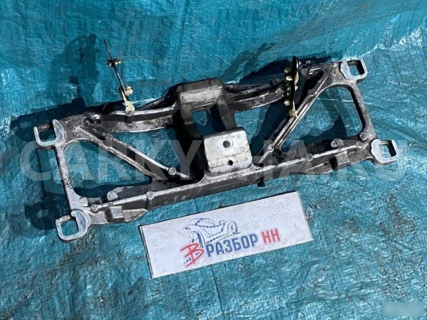 Крепление подушки АКПП Jaguar XF X250 Jaguar XF оригинальный номер C2Z3619