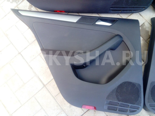 Обшивка двери Фольксваген Джетта 6 VW Jetta Volkswagen Jetta оригинальный номер 5C6867211QHON 5C6867212LAHD