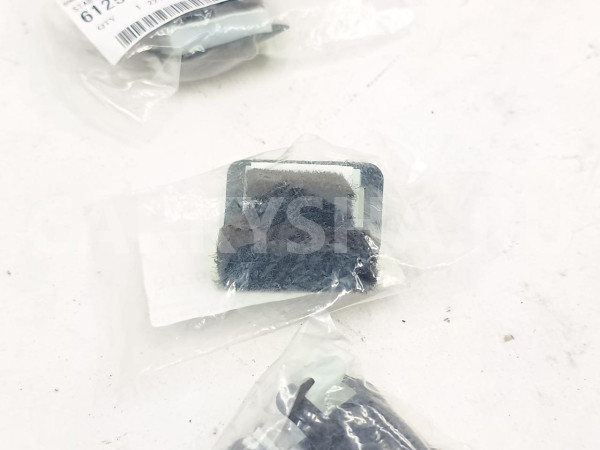Направляющая Стекла Внешняя Subaru Impreza 61256AE010 Subaru Impreza 