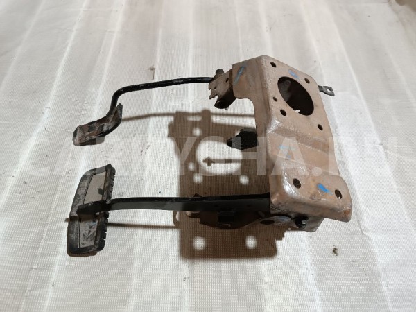 Педальный узел Volvo S40 оригинальный номер 30884375