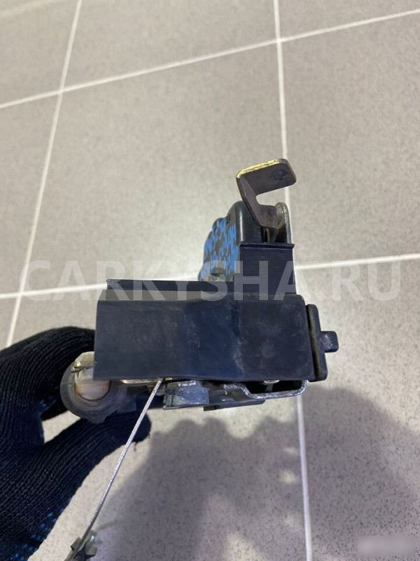 Замок двери задний правый BMW 525I 1989 г BMW 5er оригинальный номер 81810061