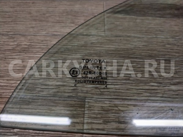 Стекло двери задней правой (форточка) Toyota Avensis 