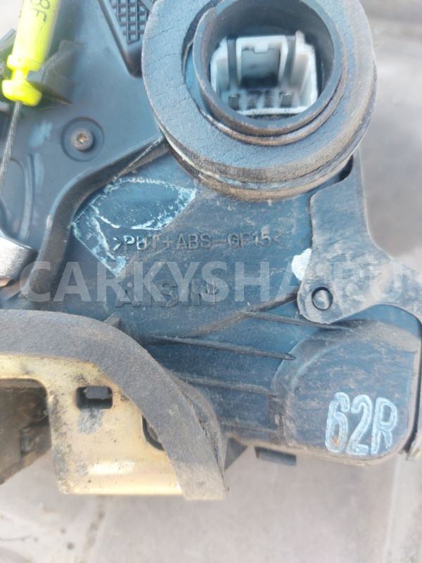 Замок передней правой двериToyota Avensis T250 Toyota Avensis оригинальный номер 6903002162