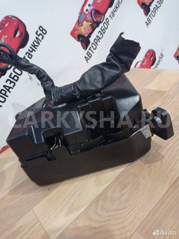 блок предохранителей Kia Rio 