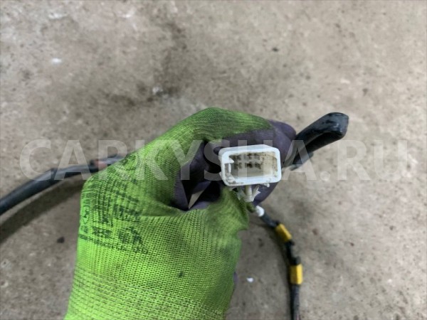 Проводка передней правой двери Hiace XH100 2002 Toyota HiAce оригинальный номер 8215126460