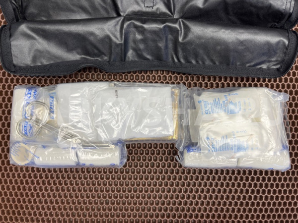 Аптечка BMW 5er оригинальный номер 51 49 8 270 015, 51 49 8 270 015, 51498270015, 8270015