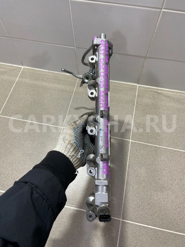 Рампа с форсунками MAZDA PREMACY 2008 г Mazda 2 оригинальный номер E7T20271