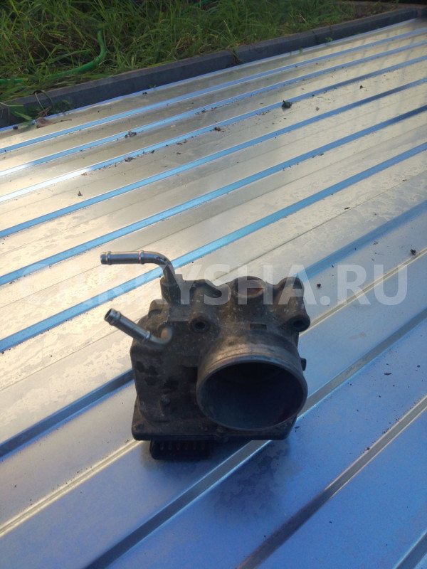 Дроссельная заслонка Toyota Avensis Toyota Avensis оригинальный номер 220300D010