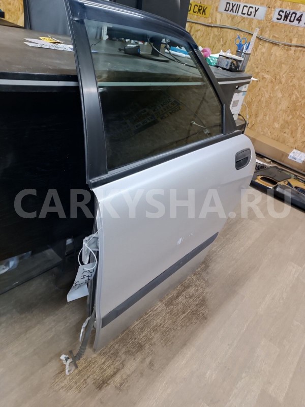 Дверь задняя левая Volvo S40 оригинальный номер 30882901