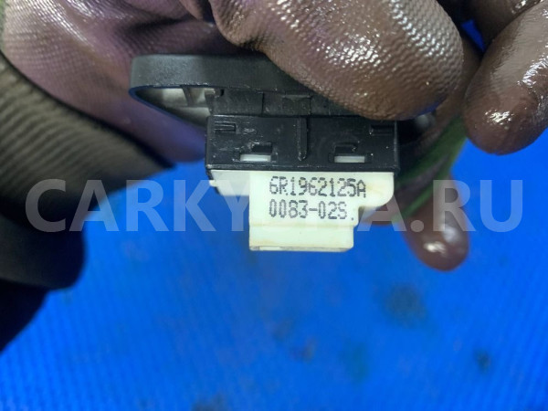 Кнопка центрального замка Volkswagen Polo 5 Volkswagen Polo оригинальный номер 6r1962125a
