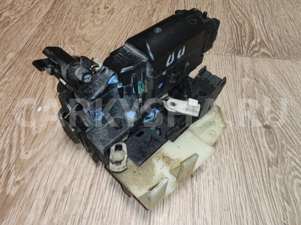 Замок двери Nissan Terrano 2018 8050300Q1F F4R, передний правый Nissan Terrano 