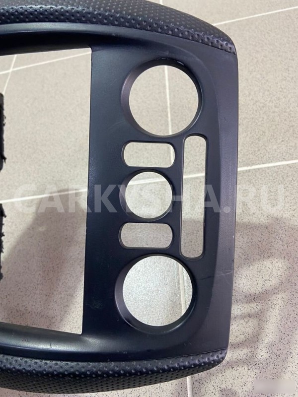 Рамка магнитолы Mazda 323 2001 г Mazda 2 оригинальный номер BJ0J55211