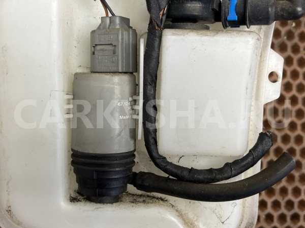 Бачок стеклоомывателя BMW 3er оригинальный номер 61 67 7 157 145, 61 67 7 157 145, 61677157145, 7157145, 67 12 8 377 430, 67128377430, 8377430, 67 12 7 302 589, 67127302589, 7302589, 61 67 1 379 530, 61671379530, 1379530