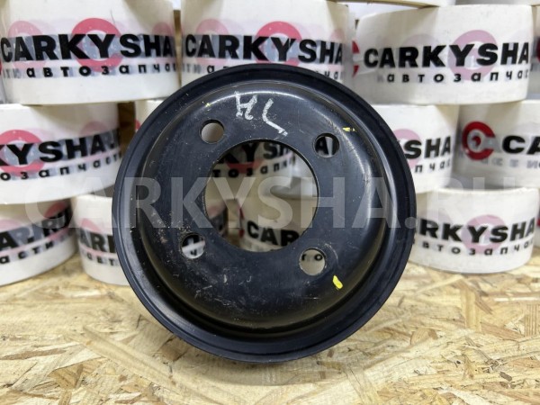 Шкив водяного насоса Toyota Fortuner II Рестайлинг оригинальный номер 16371-0E010