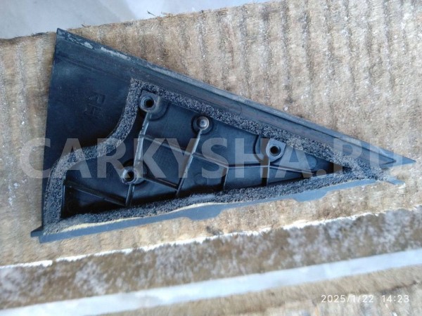 Уголок двери декоративный Kia Ceed ED (2006—2010) Kia Cee'd оригинальный номер 839201H000