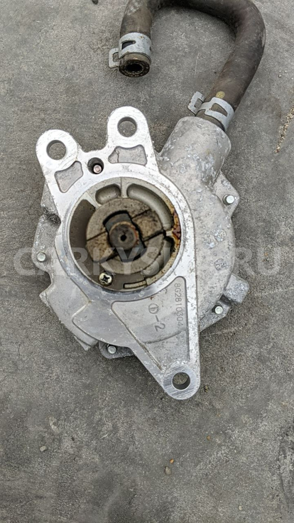 Вакуумник Toyota Noah оригинальный номер 2930037010