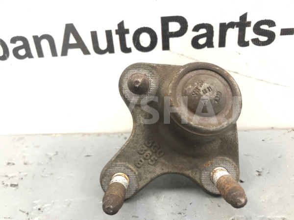 Шаровая опора передняя левая Volkswagen PASSAT Volkswagen Passat 