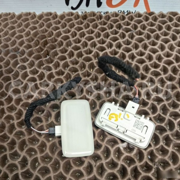 Плафон подсветки козырька BMW 2er 