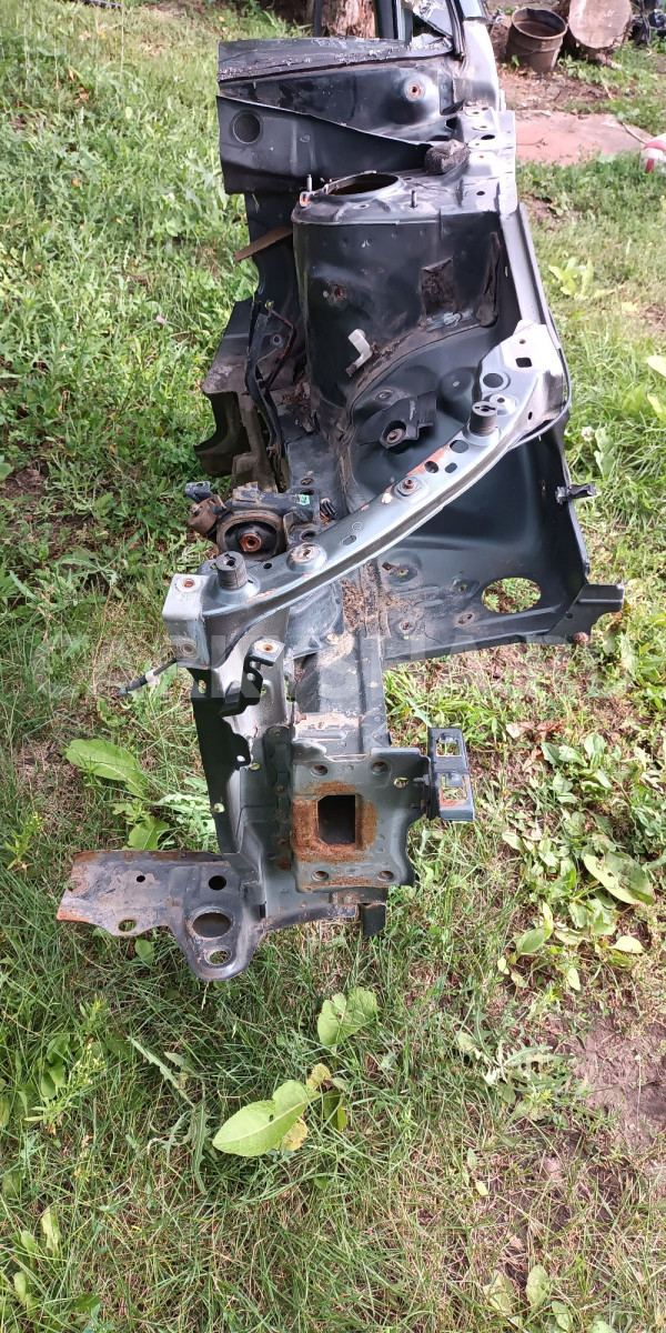 Лонжерон Toyota Avensis 2006.06 5370205070 AZT250 Toyota Avensis оригинальный номер 57032-02010