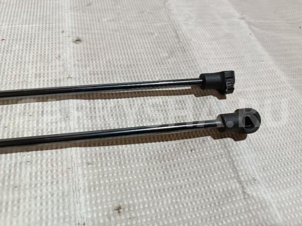 Амортизаторы капота к-кт Land Rover Range Rover 