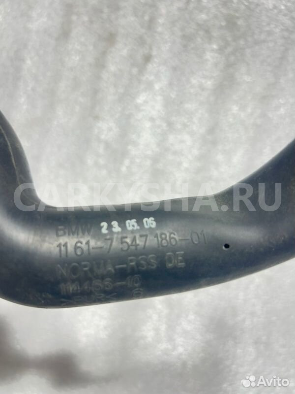 Патрубок вентиляции BMW X5 E53 N62B44 2006 BMW X5 оригинальный номер 11 61 7 547 186