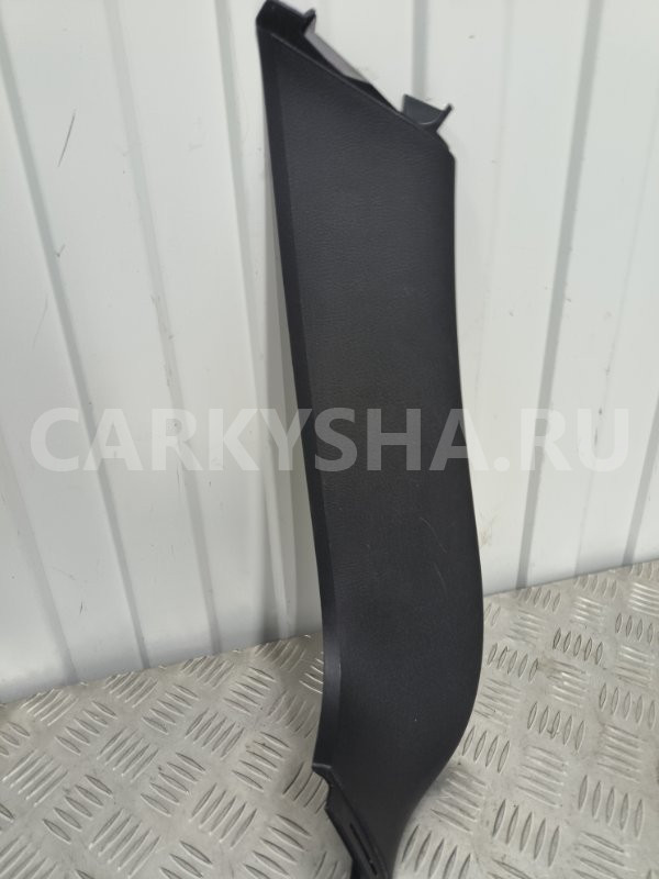 Обшивка крышки багажника Porsche Cayenne 7P5867588A, правая Porsche Cayenne 