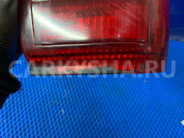 Фонарь задний правый Toyota Hilux Surf 2 1991 Toyota 4runner оригинальный номер 8155035090