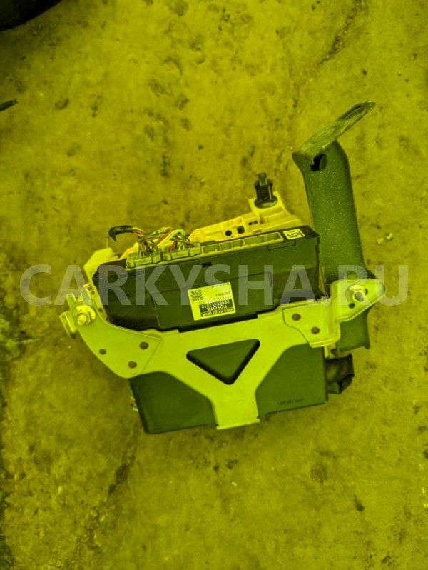 Электронный блок Toyota Corolla 