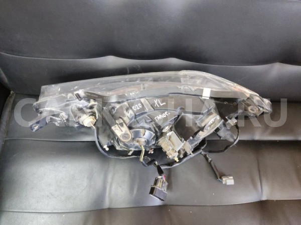 Фара галоген Mitsubishi Outlander XL 2009-2012, правая Mitsubishi Outlander 