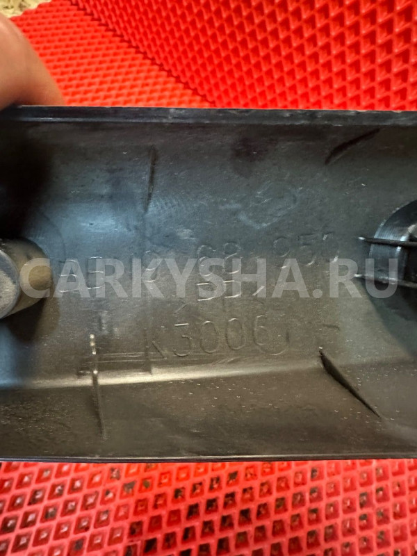 Обшивка двери багажника левая Mazda 3 BL Mazda 2 оригинальный номер BBN968950