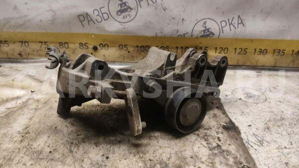 Кронштейн генератора  Renault Sandero Logan I Renault 14 оригинальный номер 8200849813