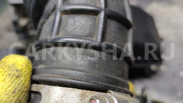Патрубок воздушного фильтра Шевроле Авео Т300 Chevrolet Aveo оригинальный номер 95489808