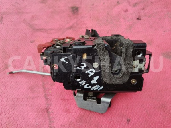 Замок двери задней левой Audi A8 D3/4E  Audi A8 