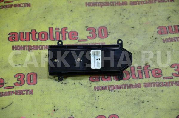 Кнопка стеклоподъемника Hyundai Santa Fe 