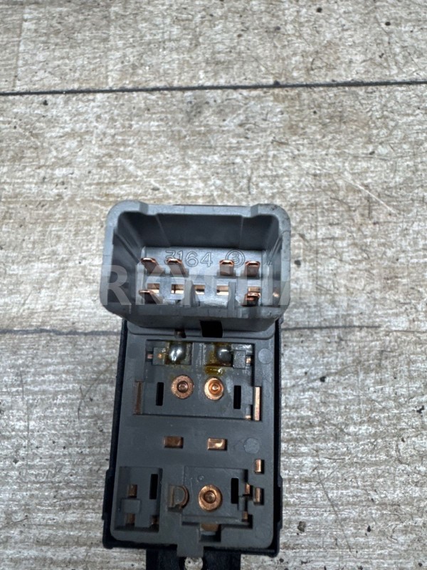 Кнопка стеклоподъемника для Ssang Yong Actyon II Ssang Yong Actyon оригинальный номер 202006279