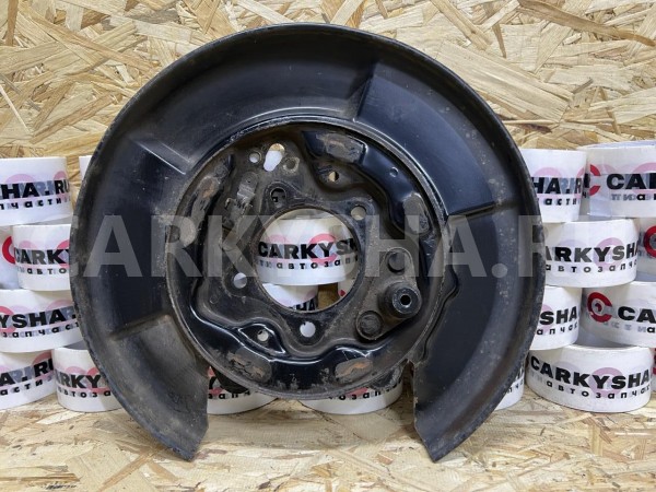 Щит опорный задний левый Toyota Camry VII (XV50) оригинальный номер 46504-33080