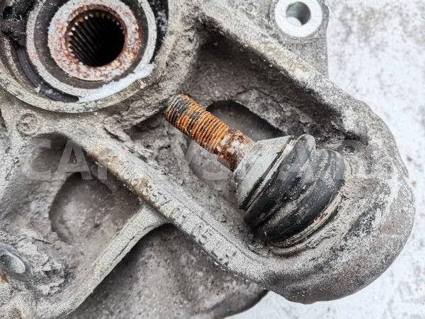 Кулак задний левый Mercedes-Benz M-класс W166 Mercedes-Benz M-klasse оригинальный номер A1663500408