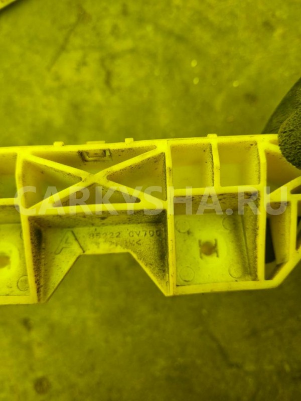 Крепление бампера Nissan Wingroad 