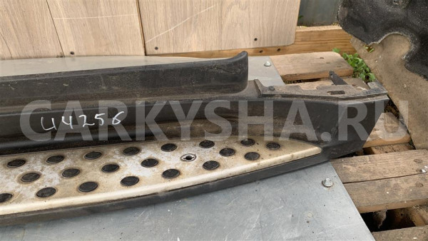 Подножка Mercedes Benz W164 M-Klasse (ML) 2005-2011 Mercedes-Benz M-klasse оригинальный номер А1646901475