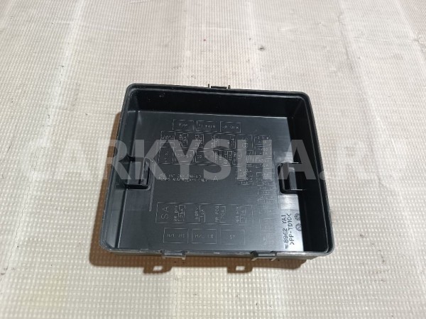 Крышка блока предохранителей Suzuki Grand Vitara 