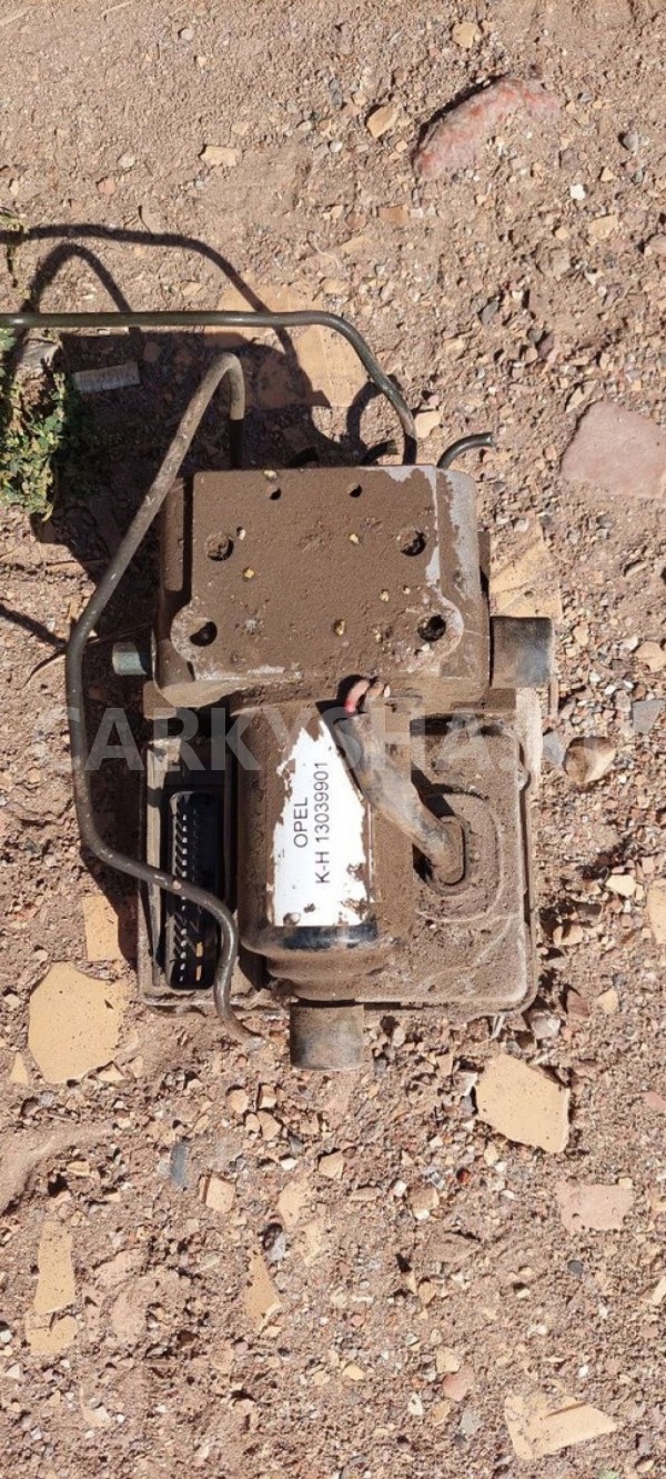 Блок ABS (насос) Opel Vectra B (1995—2000) Opel Vectra оригинальный номер 13039901