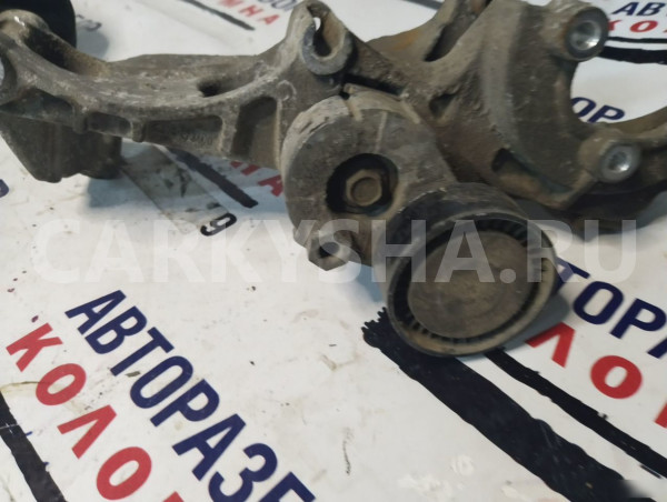 Кронштейн генератора Renault Sandero 1996-2002 Renault 20 оригинальный номер 8200473400