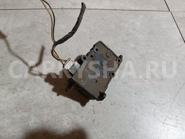 Моторчик заслонки отопителя Mitsubishi Diamante оригинальный номер MB813594